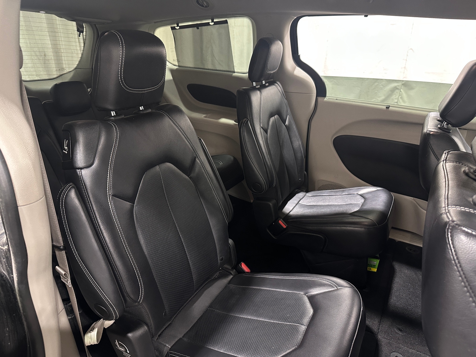 Thumbnail: 2022 Chrysler Pacifica - 5