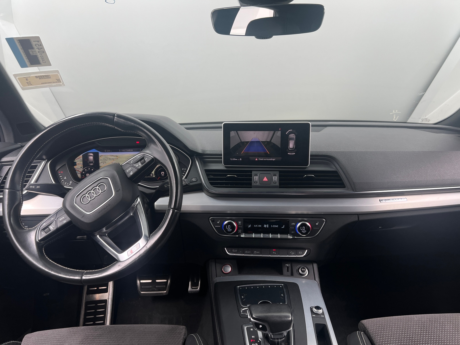 Thumbnail: 2019 Audi SQ5 - 3