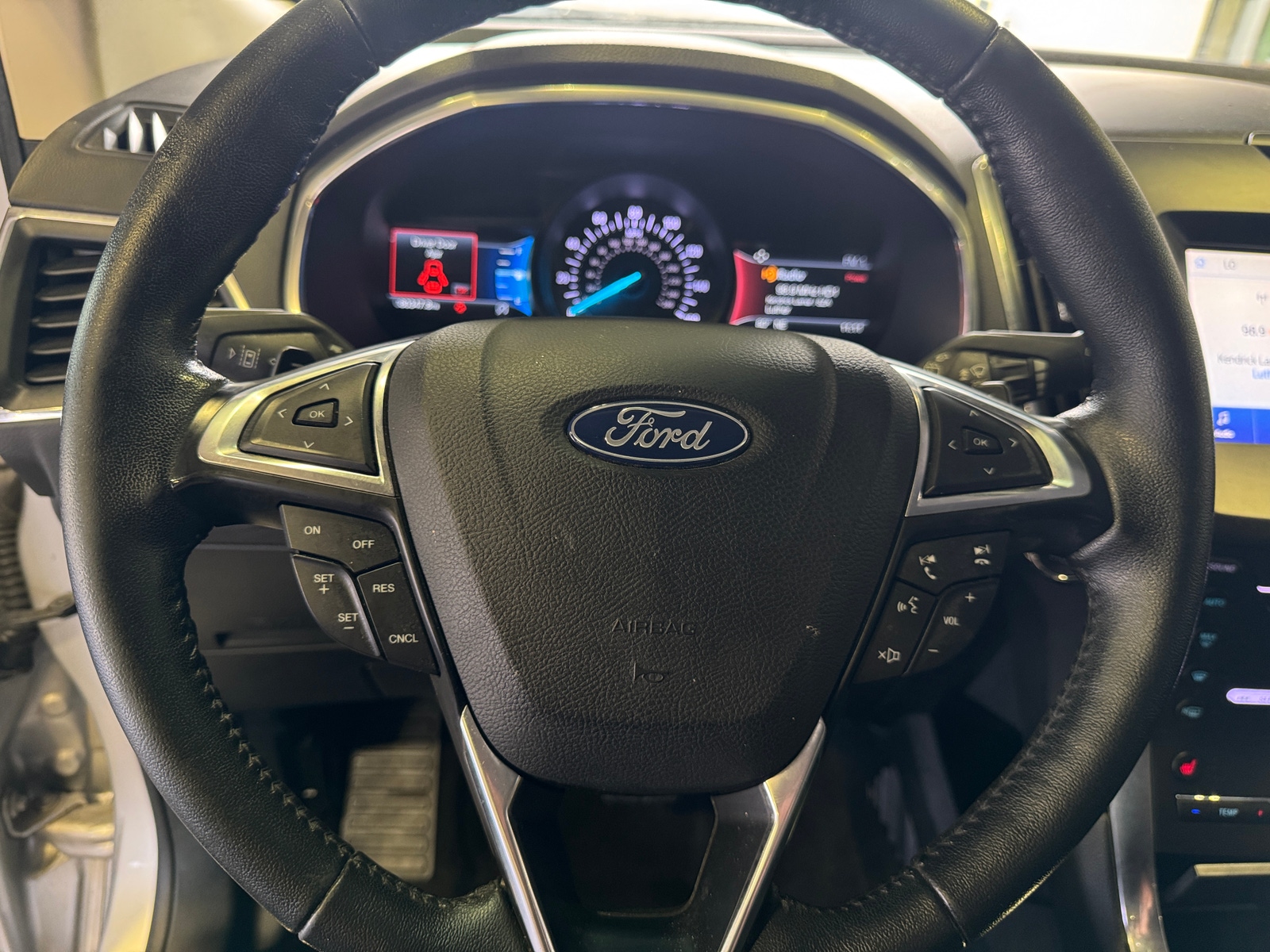 Thumbnail: 2019 Ford Edge - 4