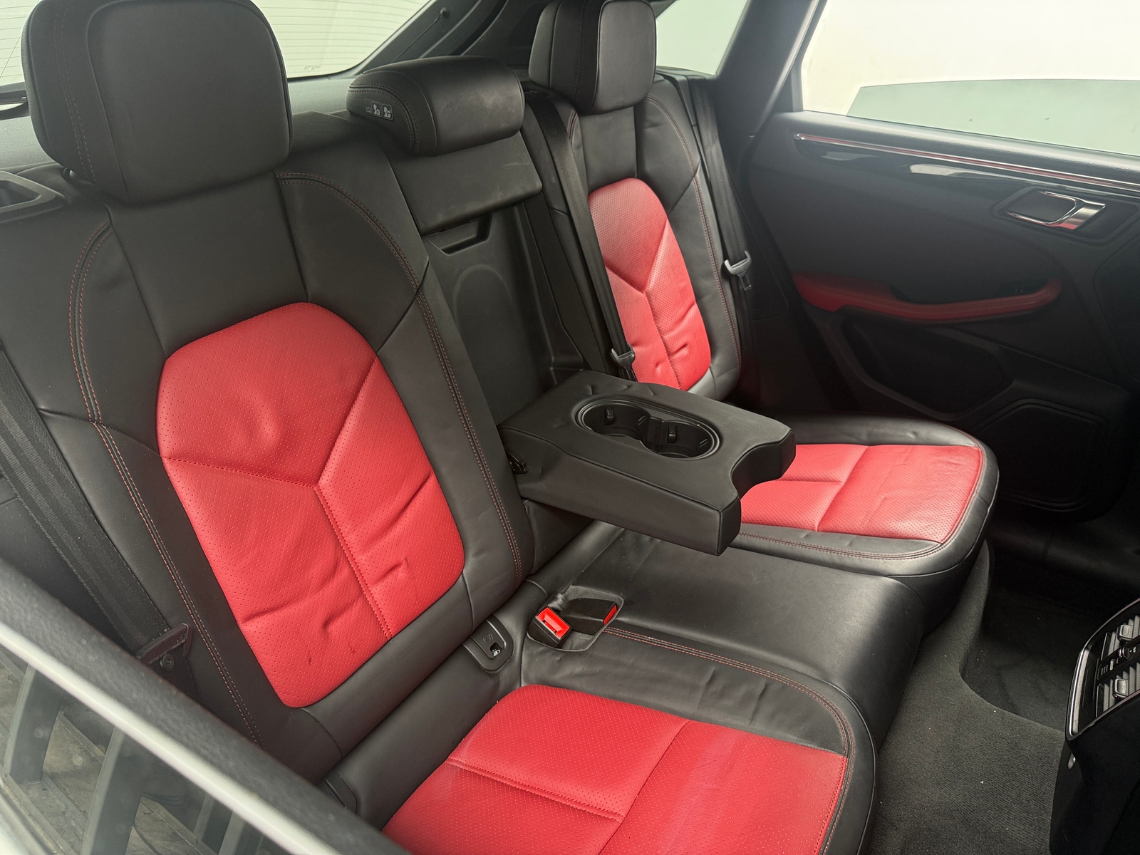 Thumbnail: 2016 Porsche Macan - 5