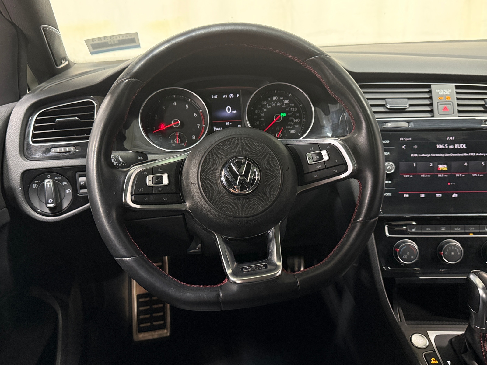 Thumbnail: 2019 Volkswagen Golf - 4