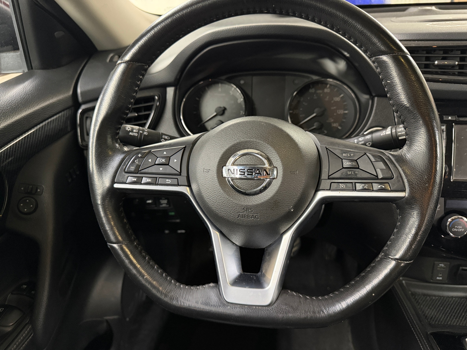 Thumbnail: 2017 Nissan Rogue - 4