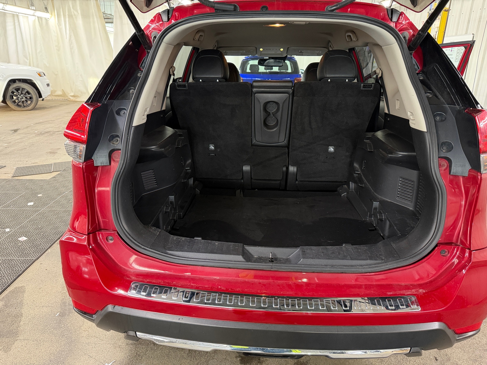 Thumbnail: 2017 Nissan Rogue - 6