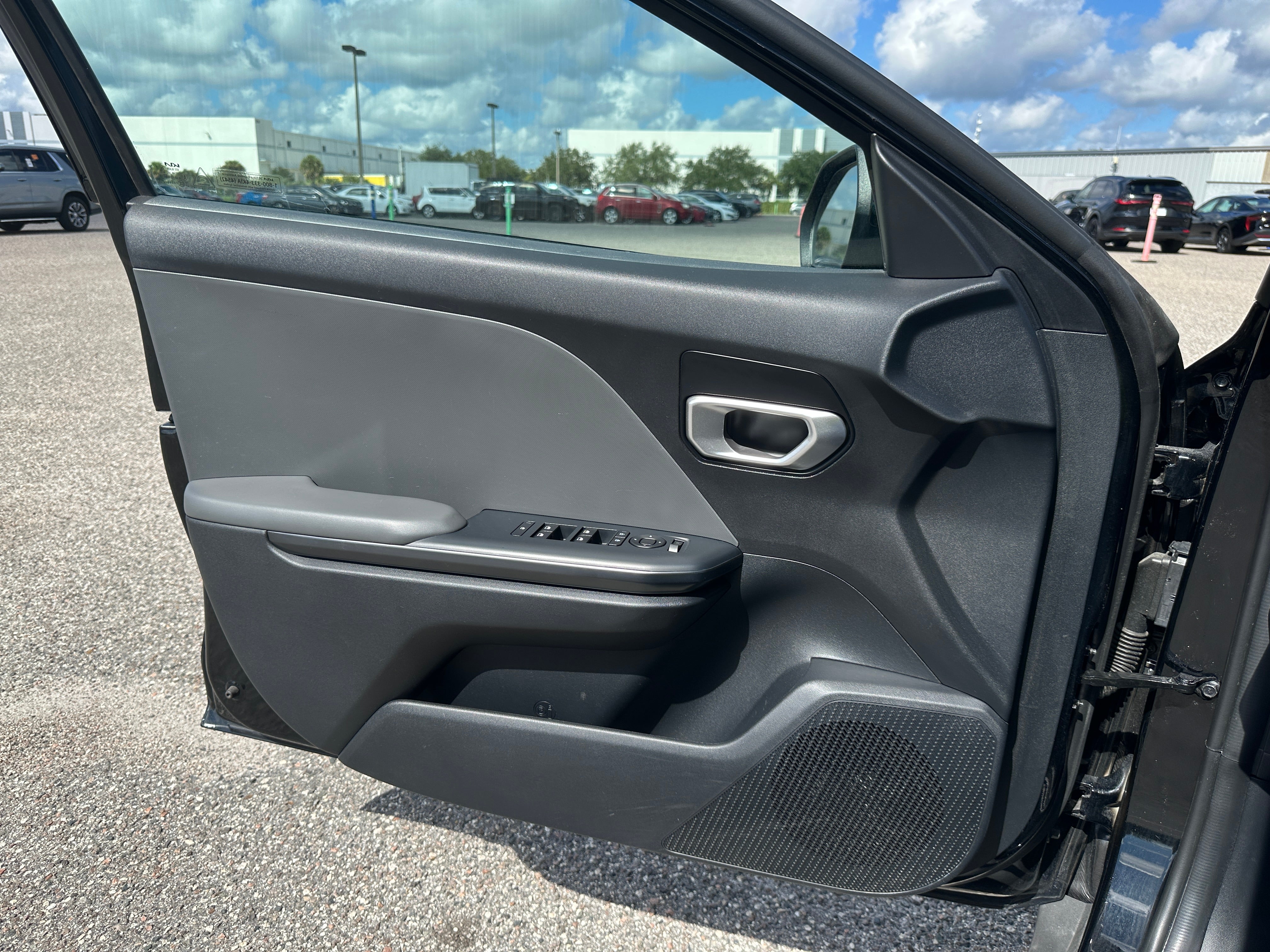 2025 Kia K4 LXS - Photo 4