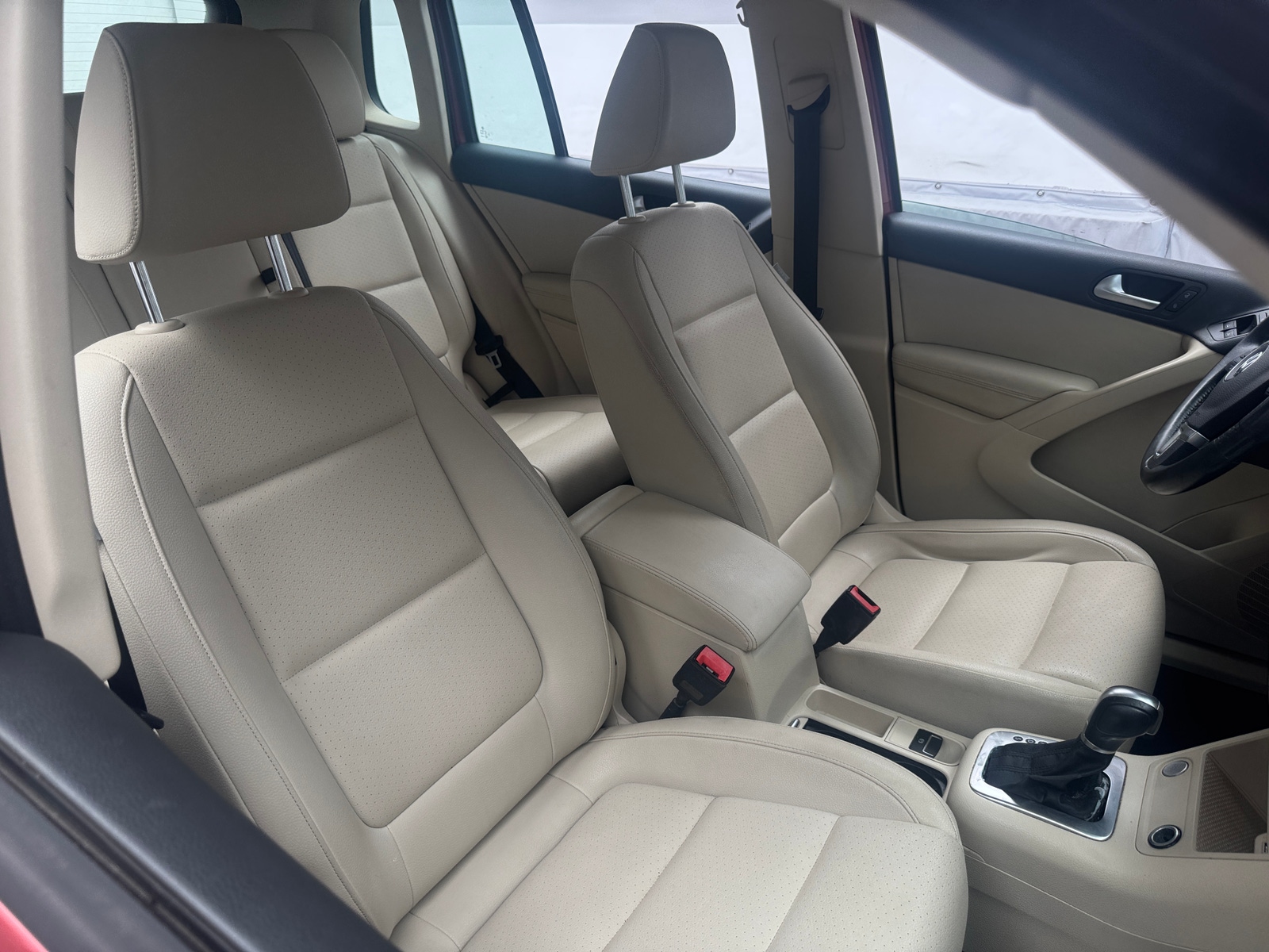Thumbnail: 2016 Volkswagen Tiguan - 2