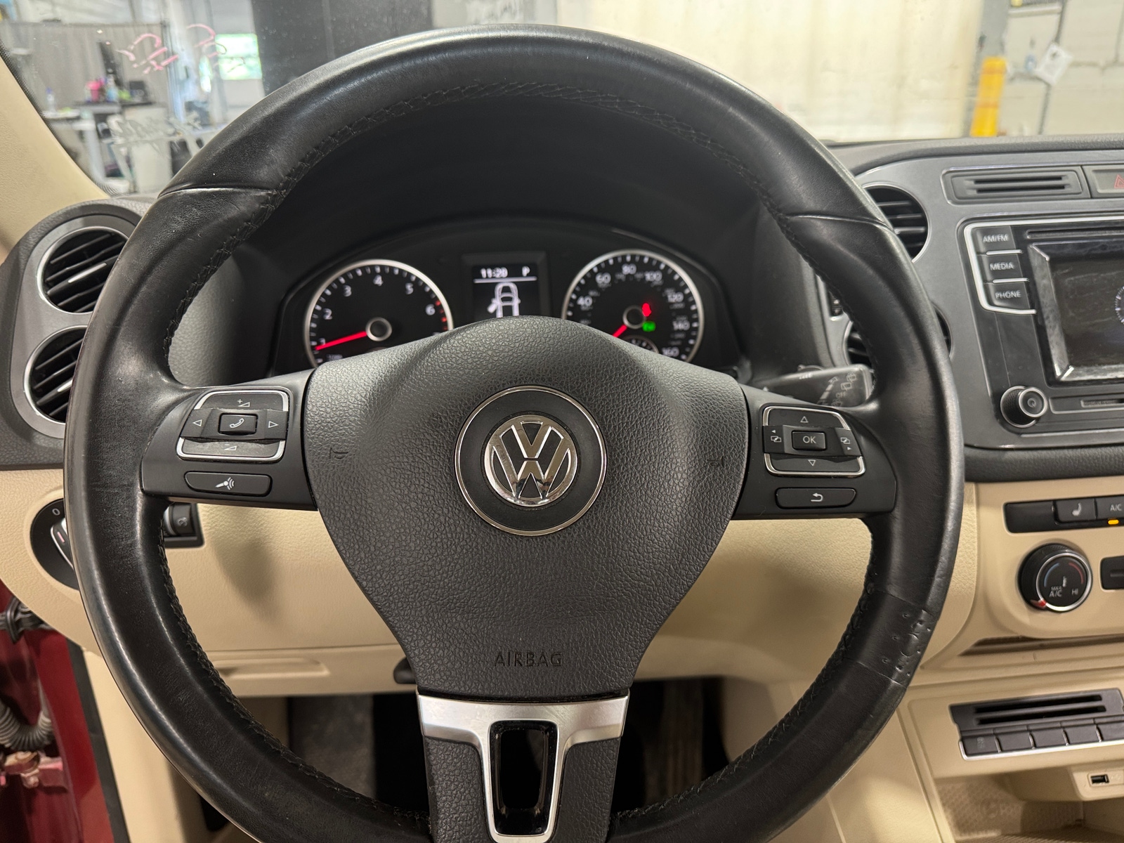 Thumbnail: 2016 Volkswagen Tiguan - 5