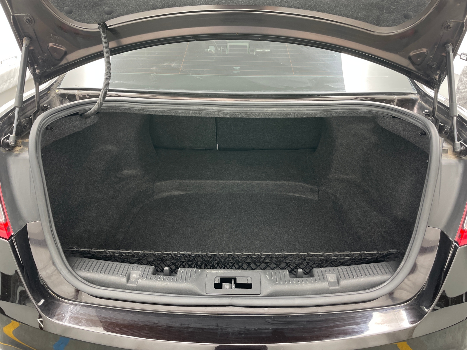Thumbnail: 2013 Ford Taurus - 6