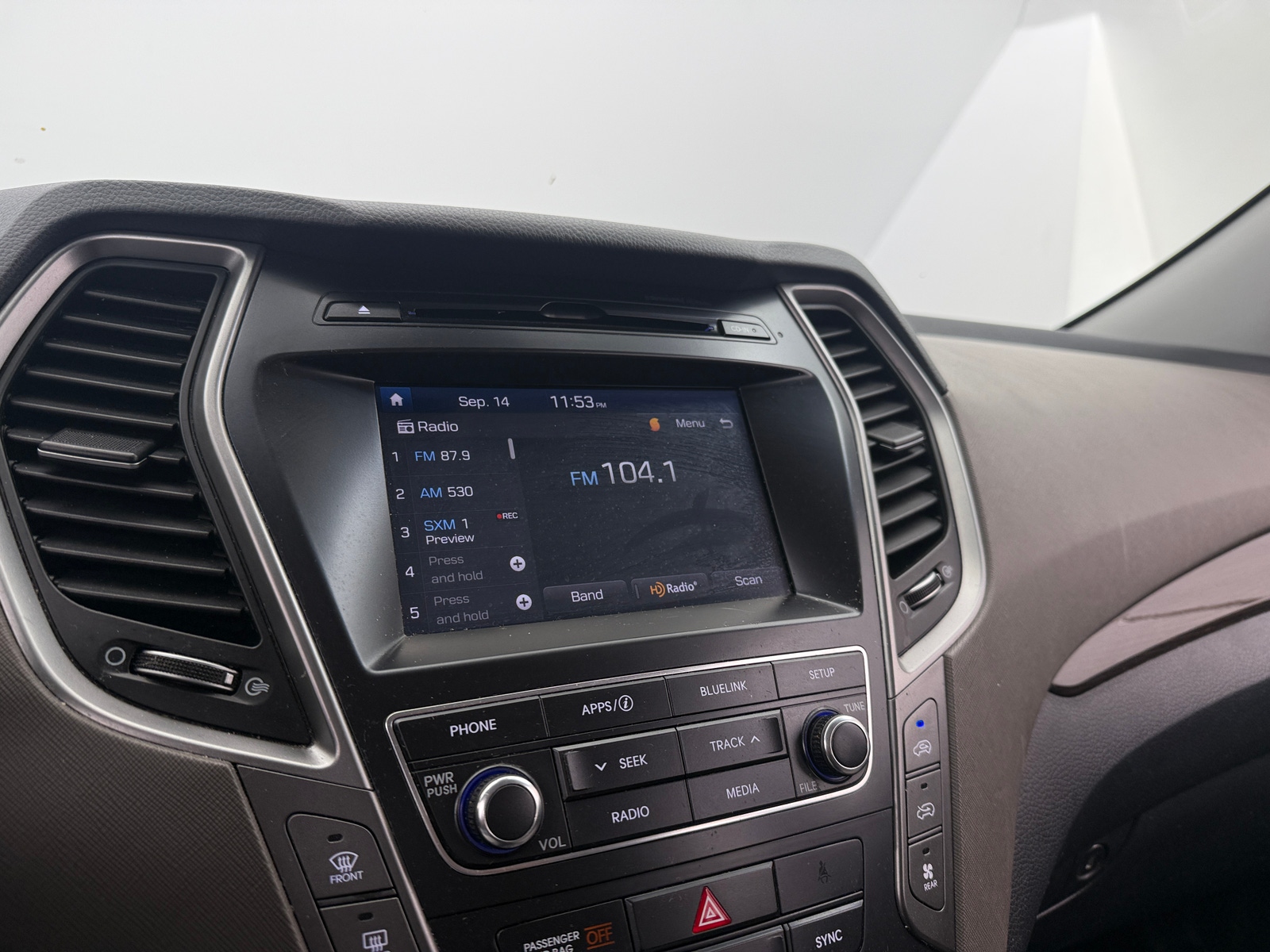 Thumbnail: 2019 Hyundai Santa Fe - 4
