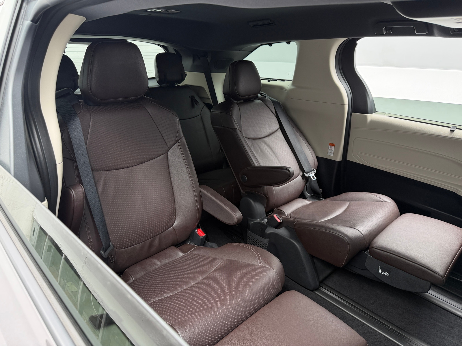 Thumbnail: 2022 Toyota Sienna - 5