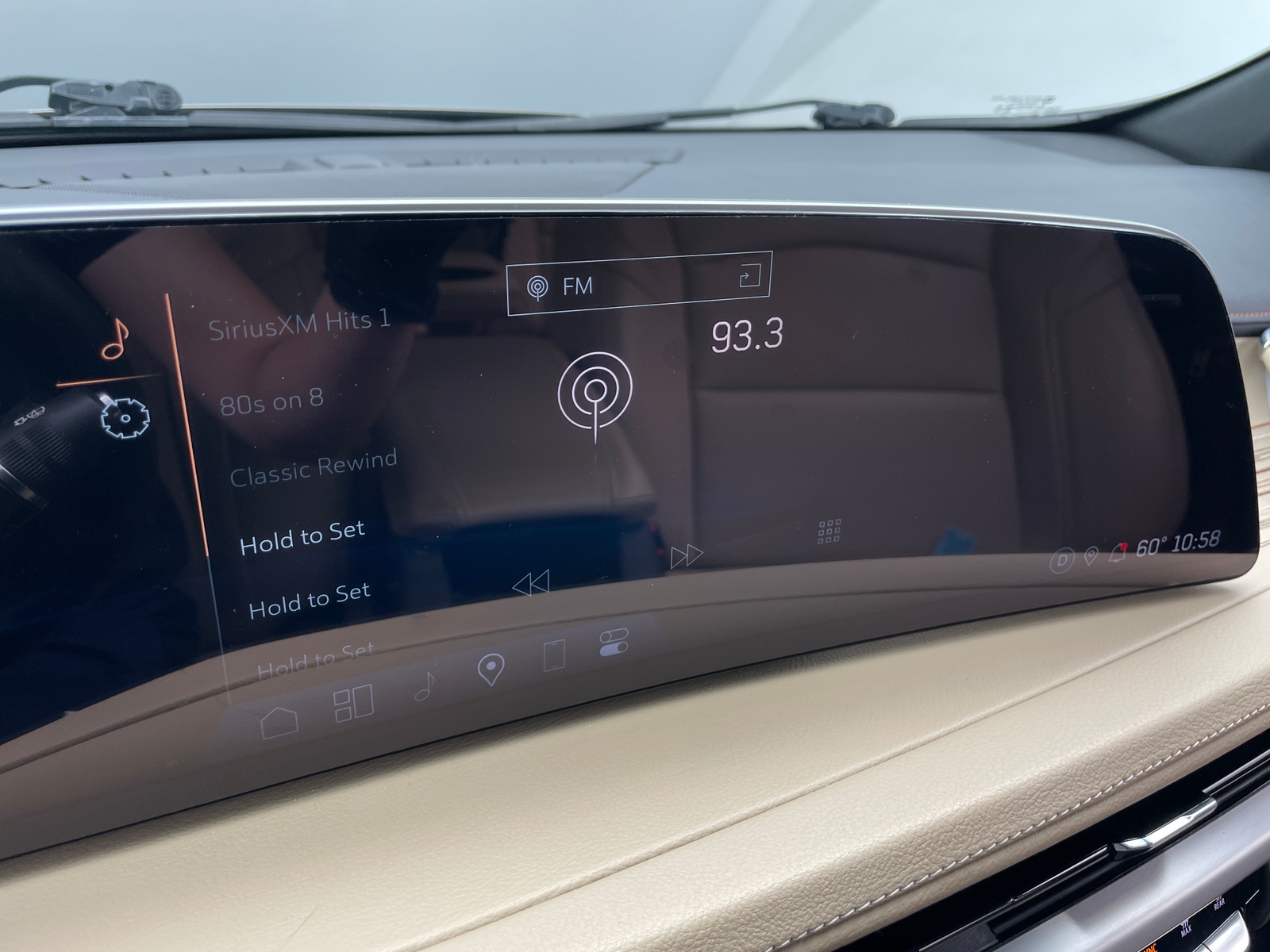 Thumbnail: 2024 Cadillac XT4 - 3
