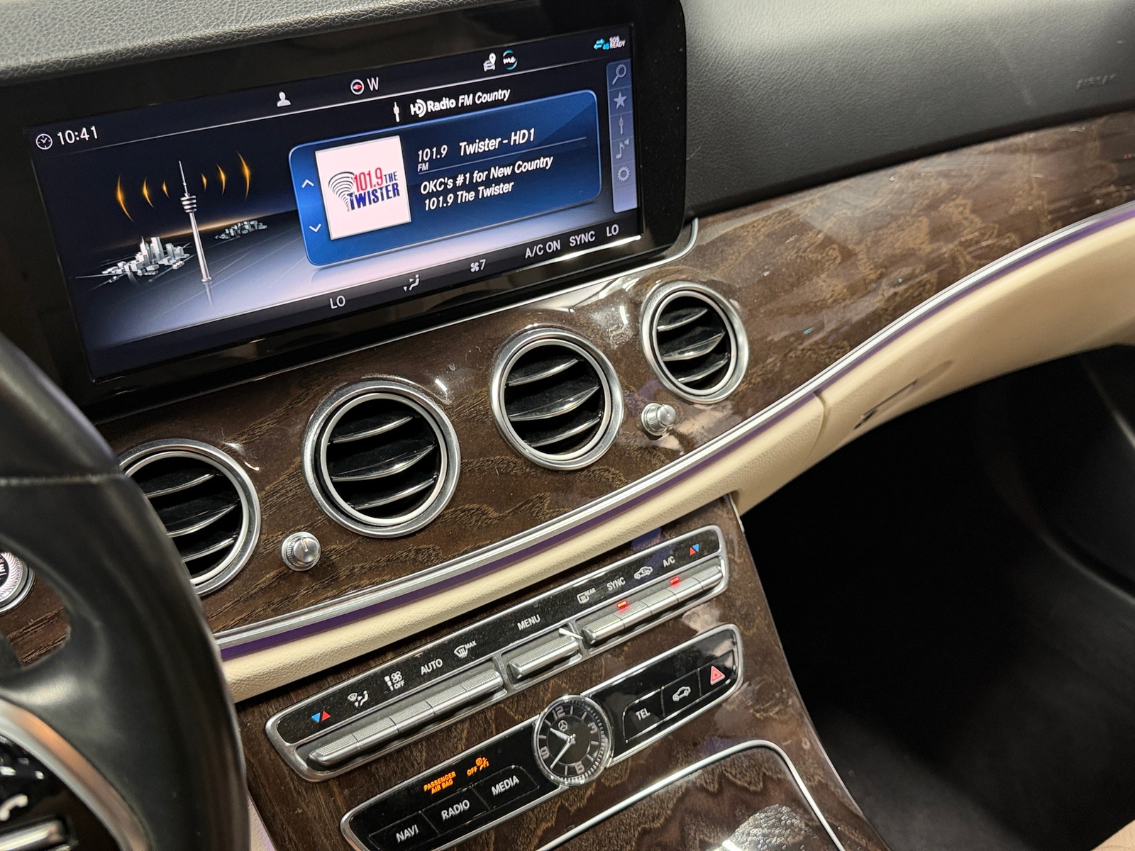 Thumbnail: 2019 Mercedes-Benz E-Class - 3
