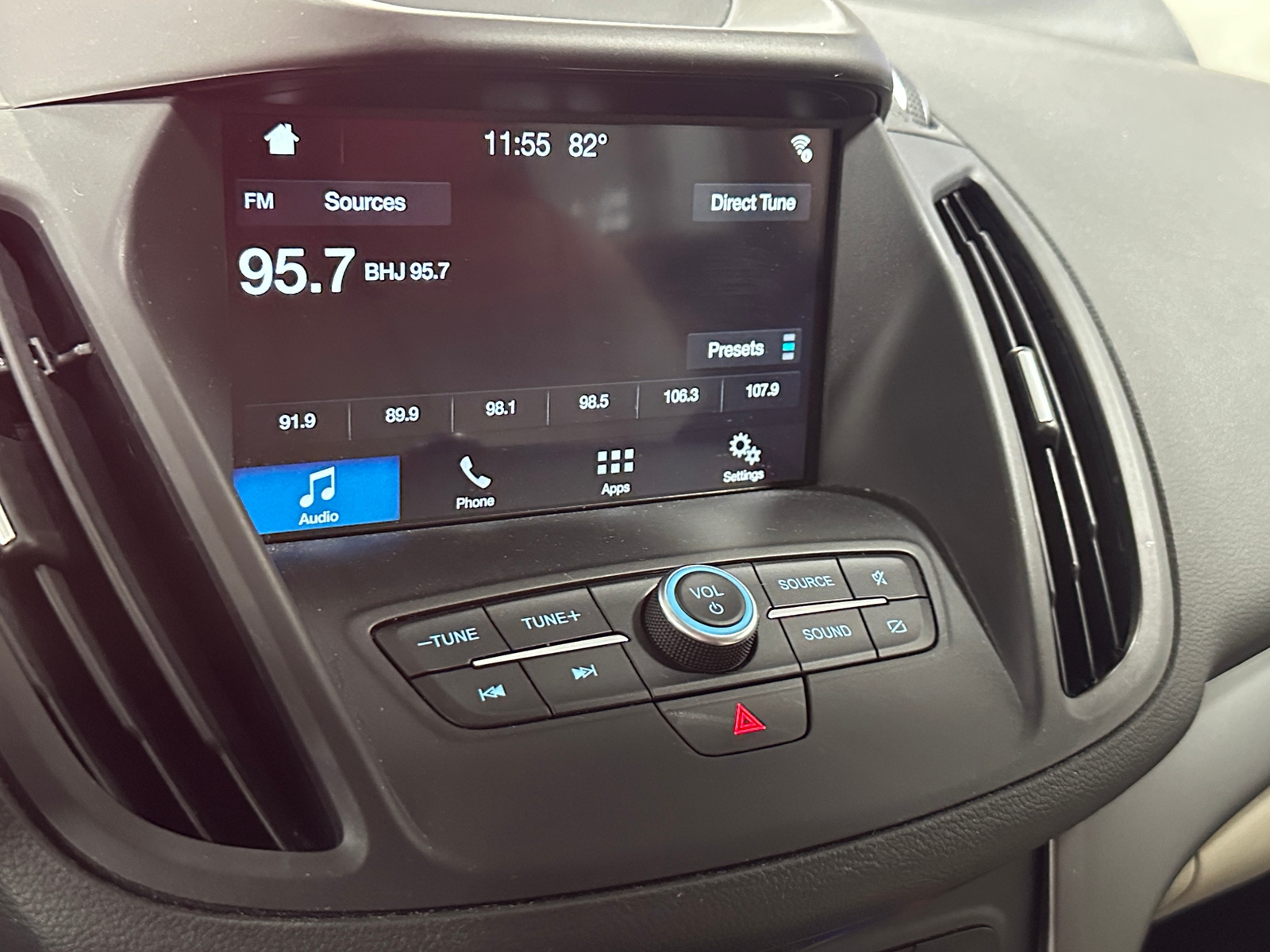 Thumbnail: 2019 Ford Escape - 4