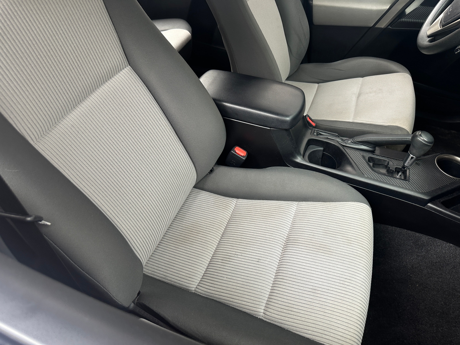 Thumbnail: 2015 Toyota RAV4 - 2