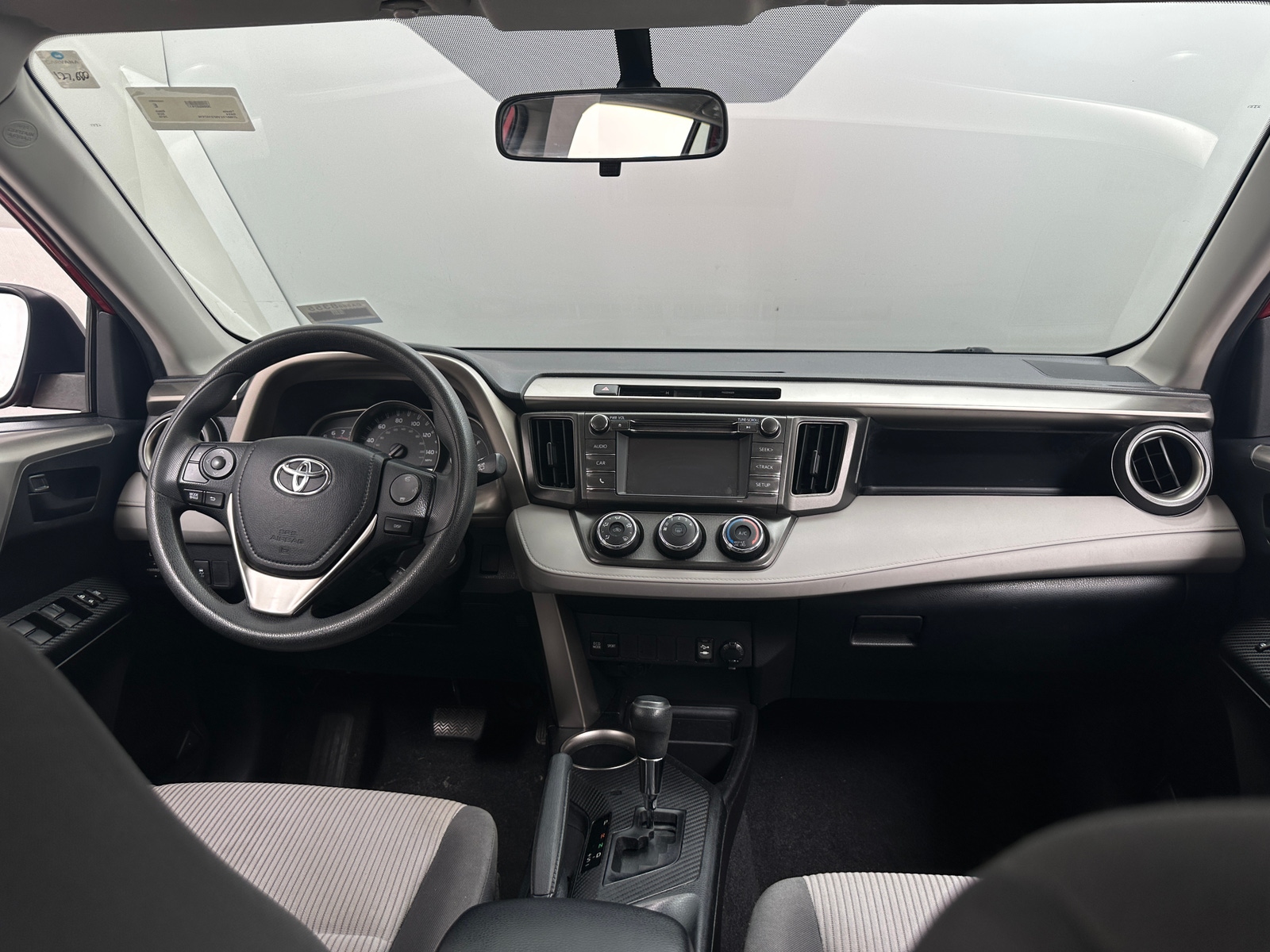 Thumbnail: 2015 Toyota RAV4 - 3