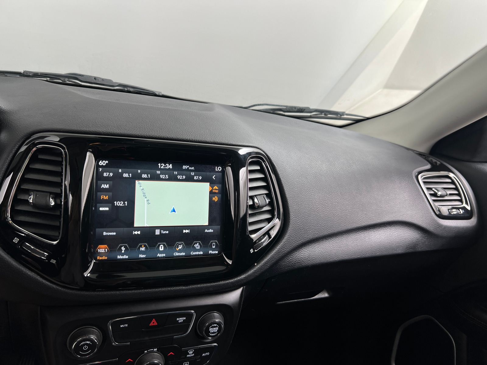 Thumbnail: 2019 Jeep Compass - 3