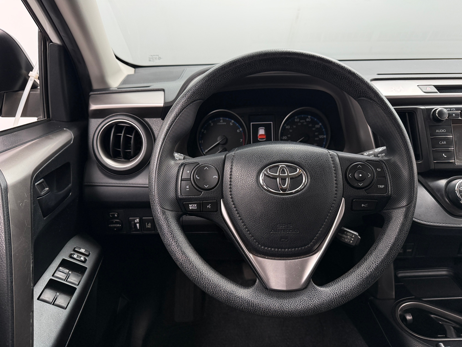 Thumbnail: 2018 Toyota RAV4 - 5