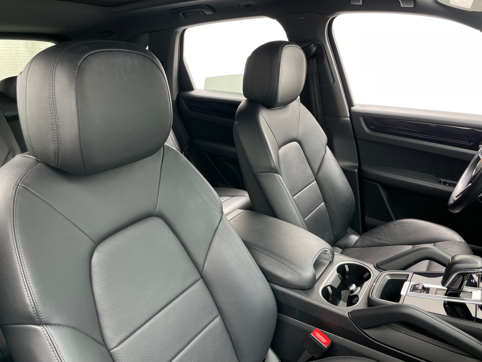 Thumbnail: 2020 Porsche Cayenne - 2