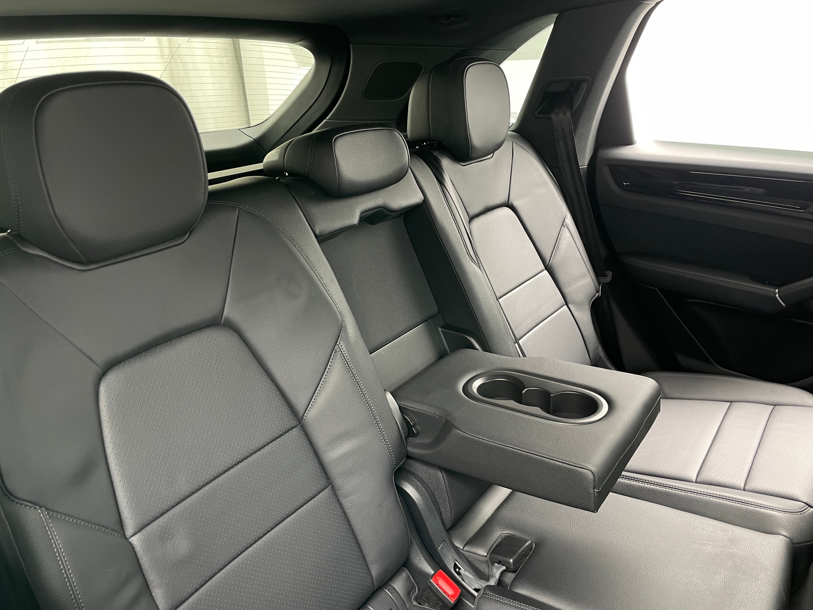 Thumbnail: 2020 Porsche Cayenne - 6
