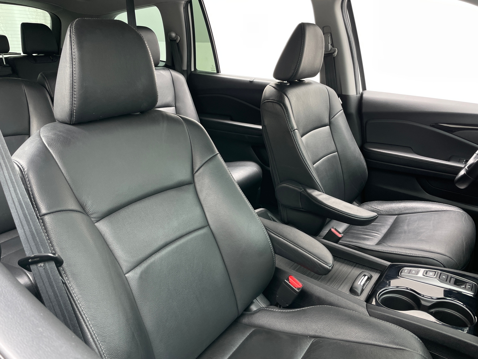Thumbnail: 2019 Honda Pilot - 2