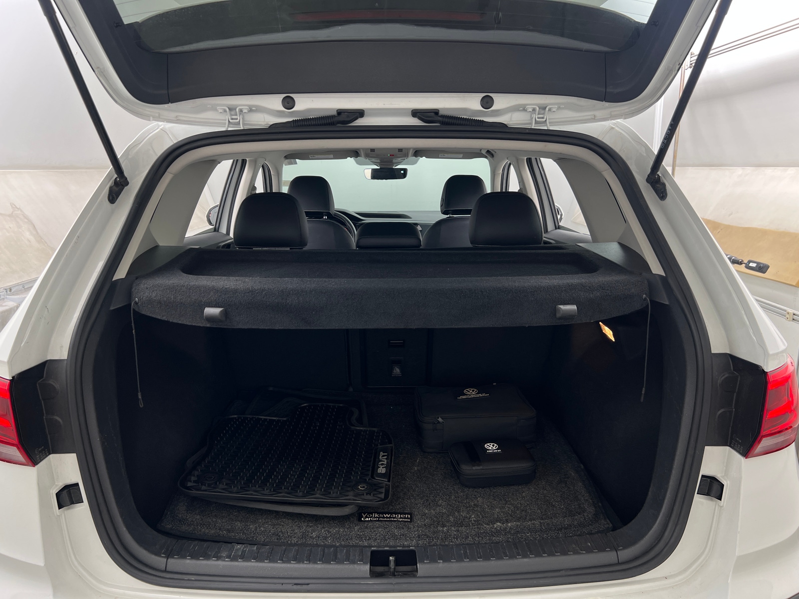 Thumbnail: 2022 Volkswagen Taos - 6