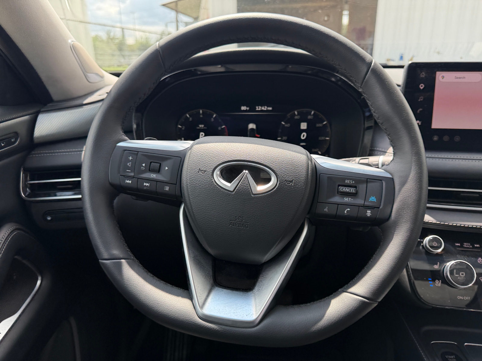 Thumbnail: 2026 INFINITI QX60 - 4