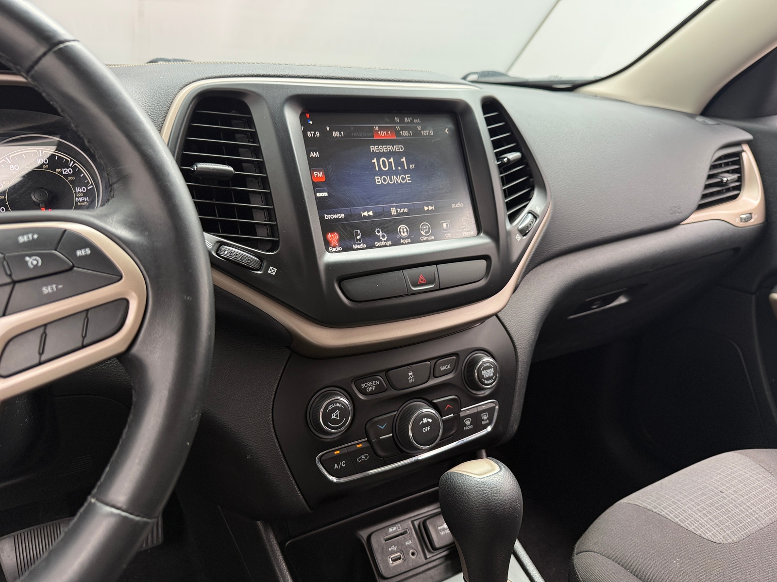 Thumbnail: 2017 Jeep Cherokee - 4
