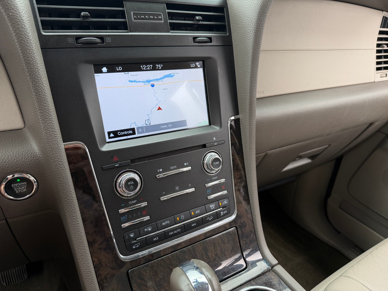 Thumbnail: 2017 Lincoln Navigator - 3