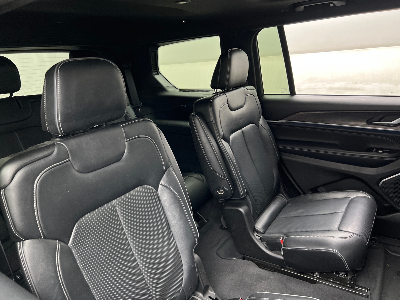 Thumbnail: 2023 Jeep Grand Cherokee L - 5