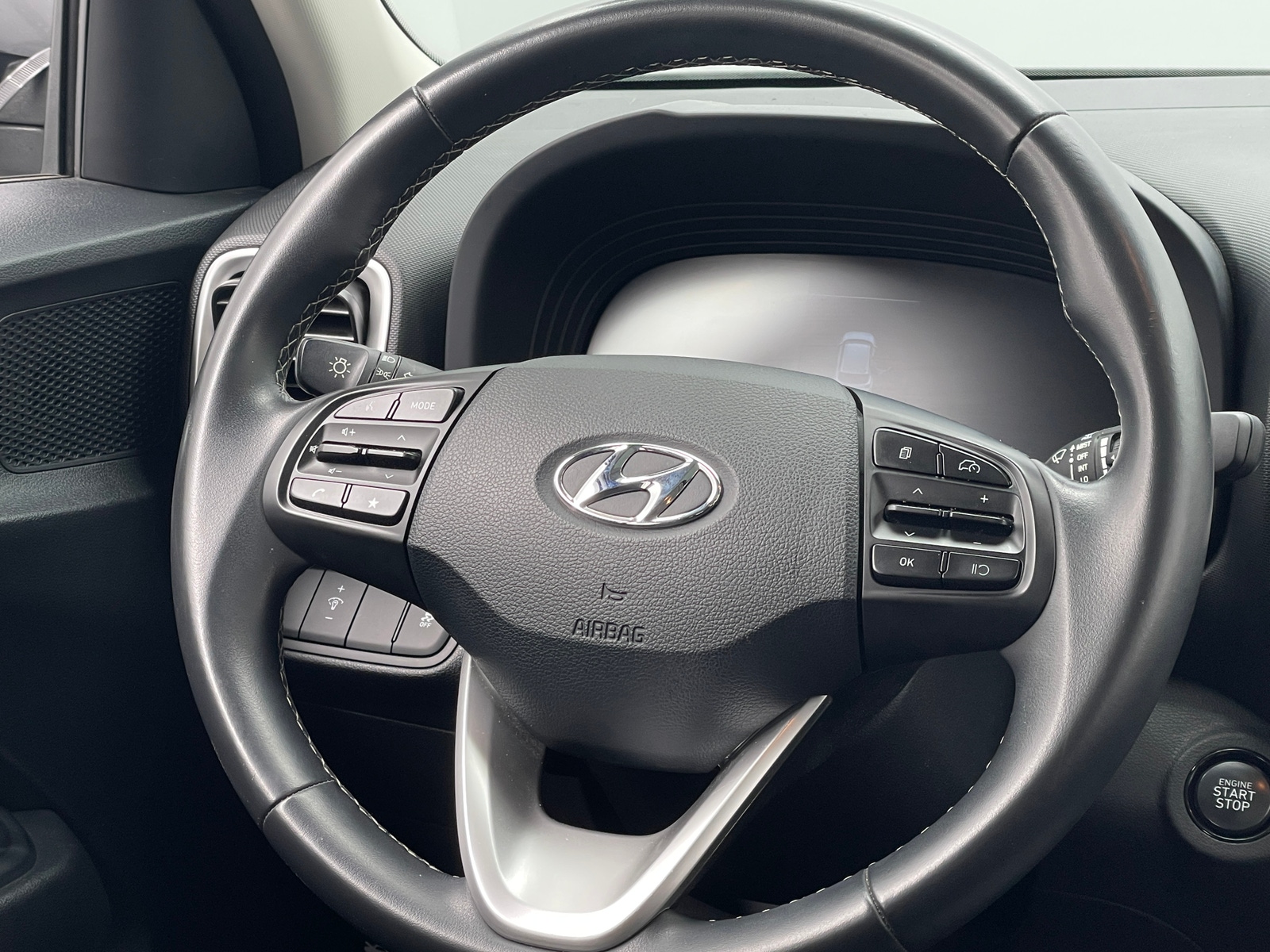 Thumbnail: 2025 Hyundai Venue - 5