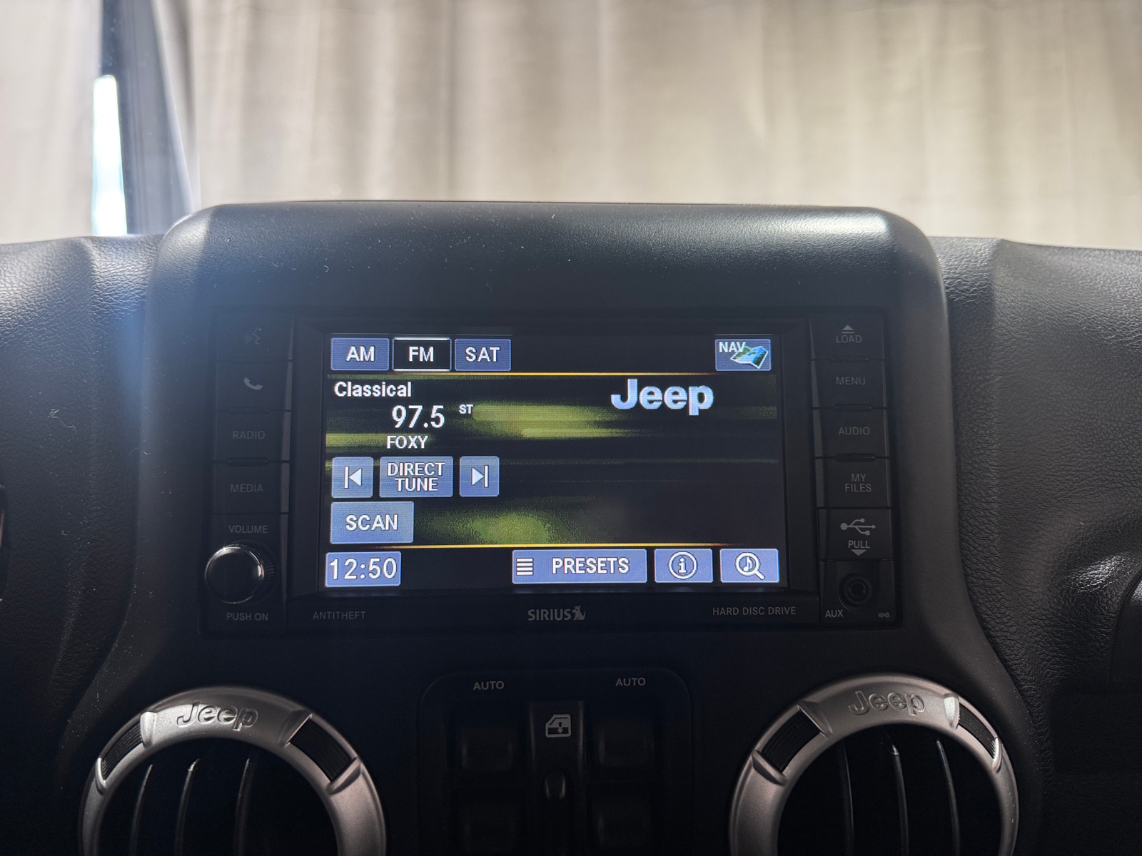 Thumbnail: 2016 Jeep Wrangler - 3