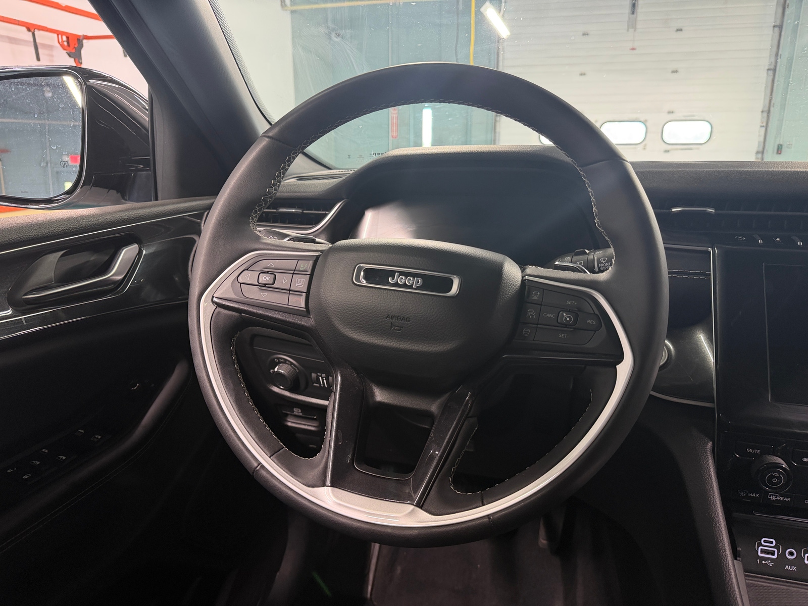 Thumbnail: 2023 Jeep Grand Cherokee - 5