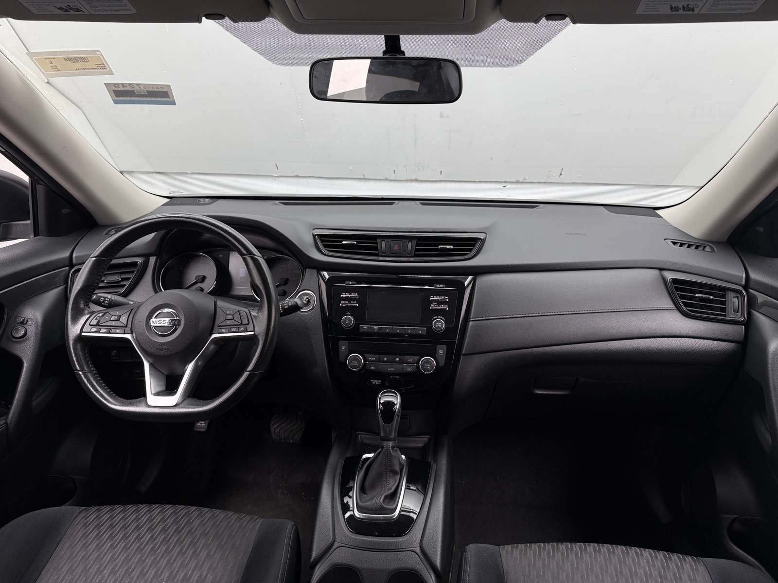Thumbnail: 2017 Nissan Rogue - 3