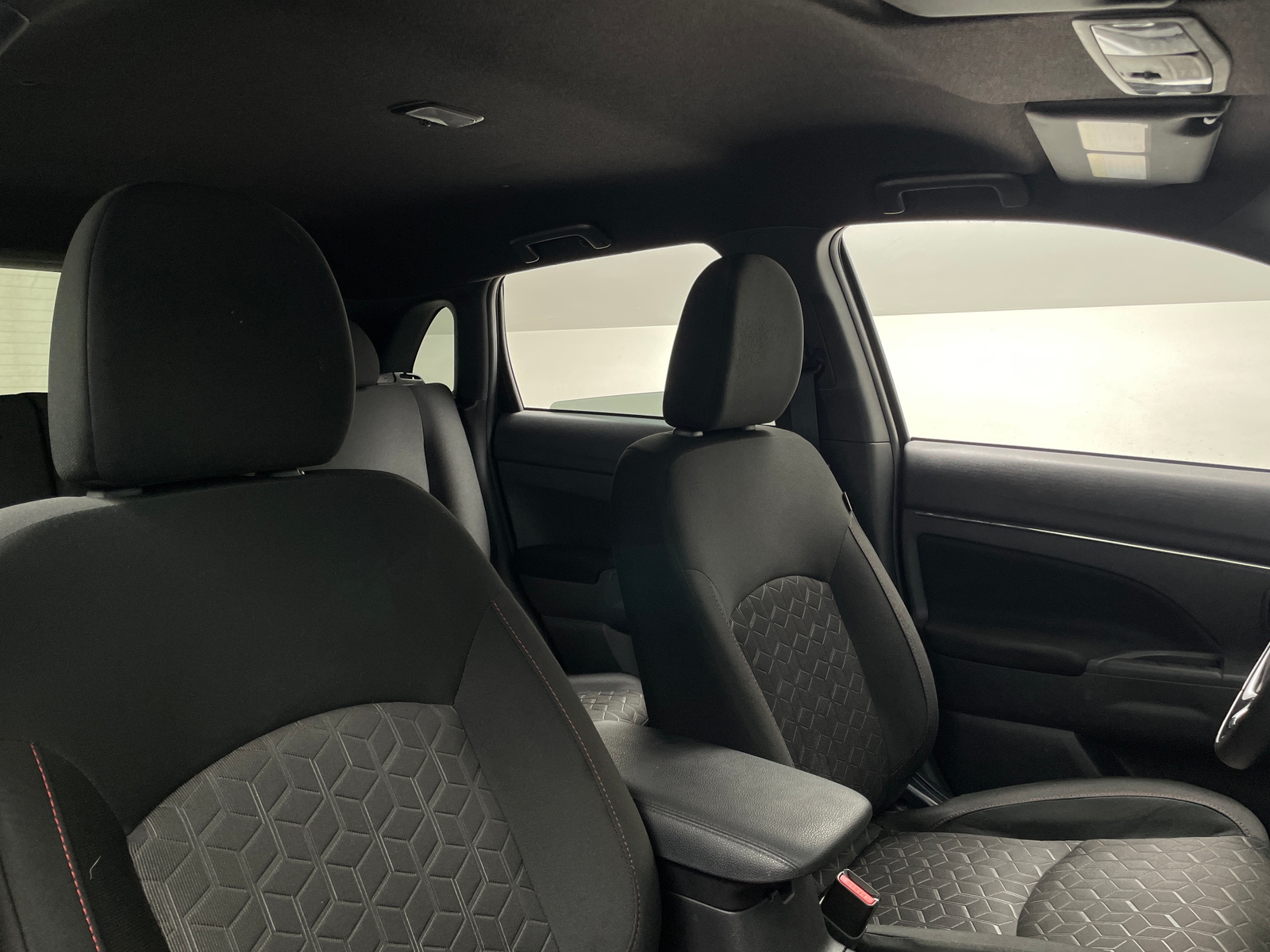 Thumbnail: 2025 Mitsubishi Outlander Sport - 2