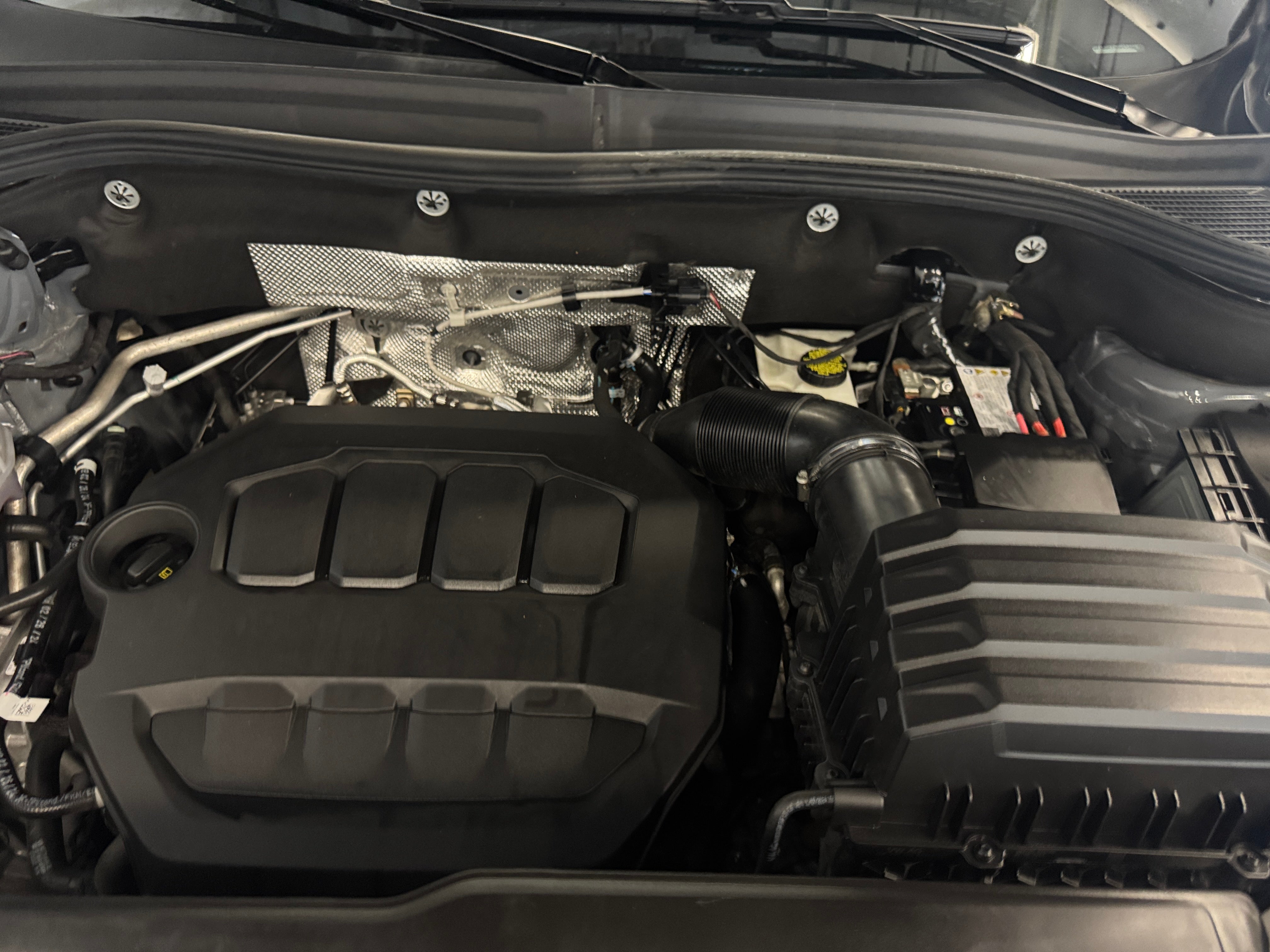 2024 Volkswagen Atlas Cross Sport SEL R-LINE