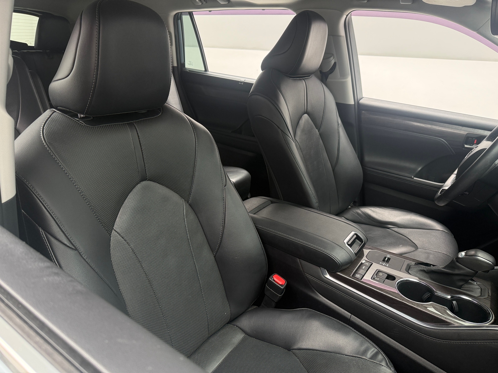 Thumbnail: 2022 Toyota Highlander - 2