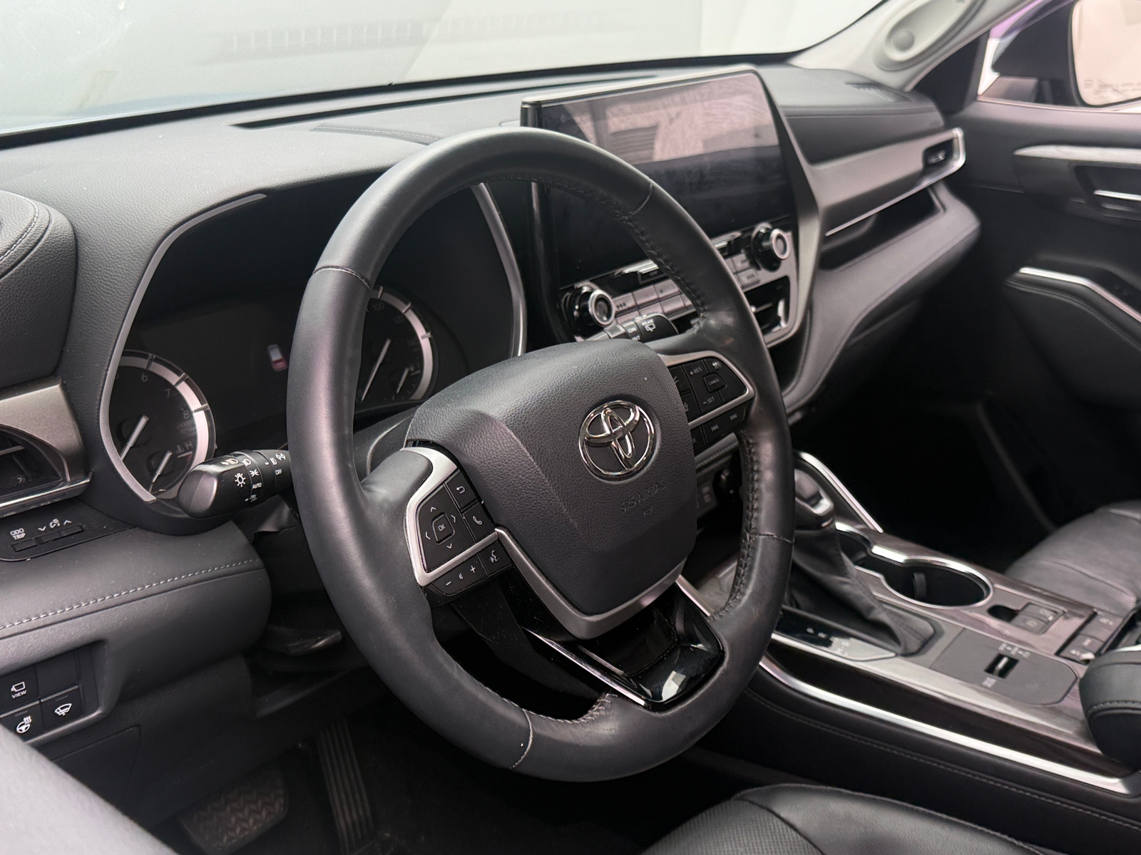 Thumbnail: 2022 Toyota Highlander - 5