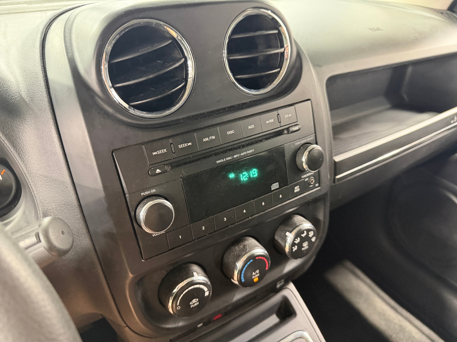 Thumbnail: 2017 Jeep Patriot - 4