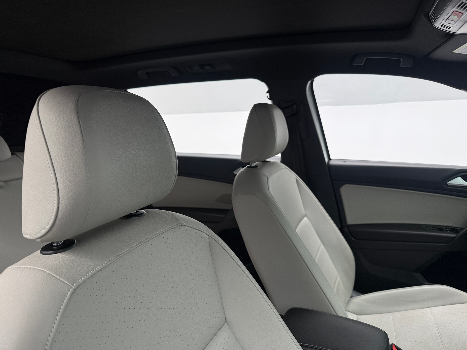 Thumbnail: 2021 Volkswagen Tiguan - 2