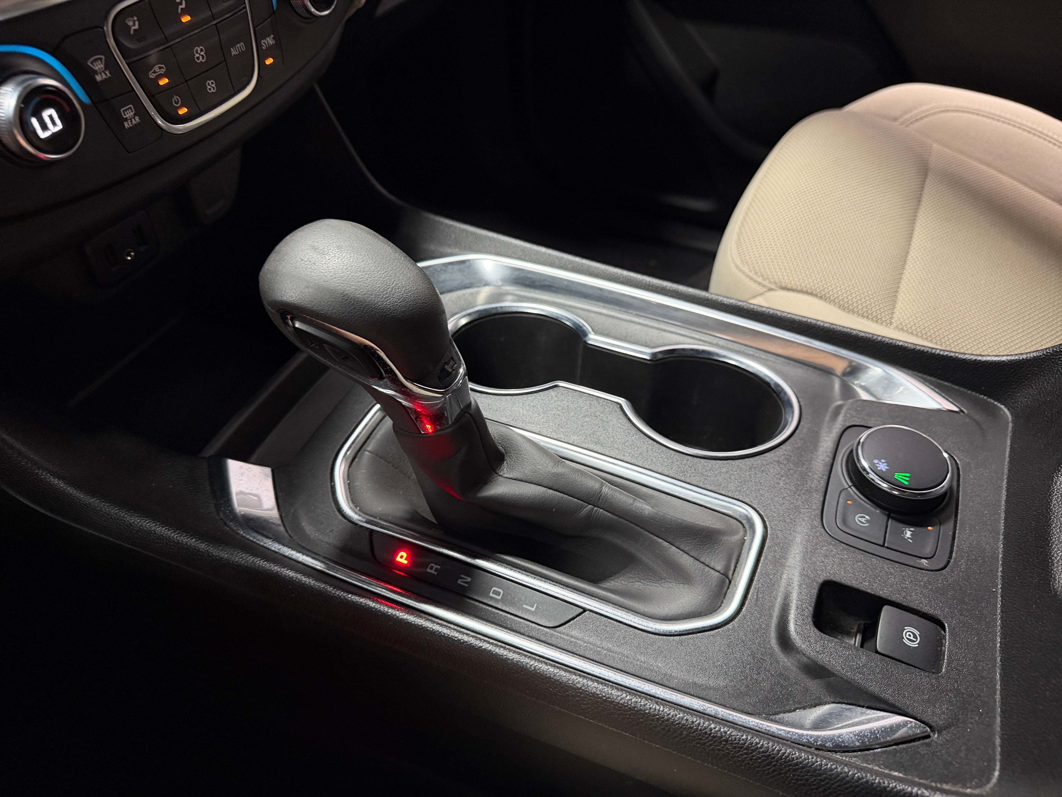 2022 Chevrolet Traverse LS - Photo 7