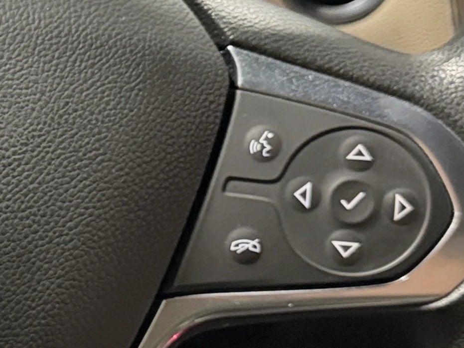 2022 Chevrolet Traverse LS - Photo 10