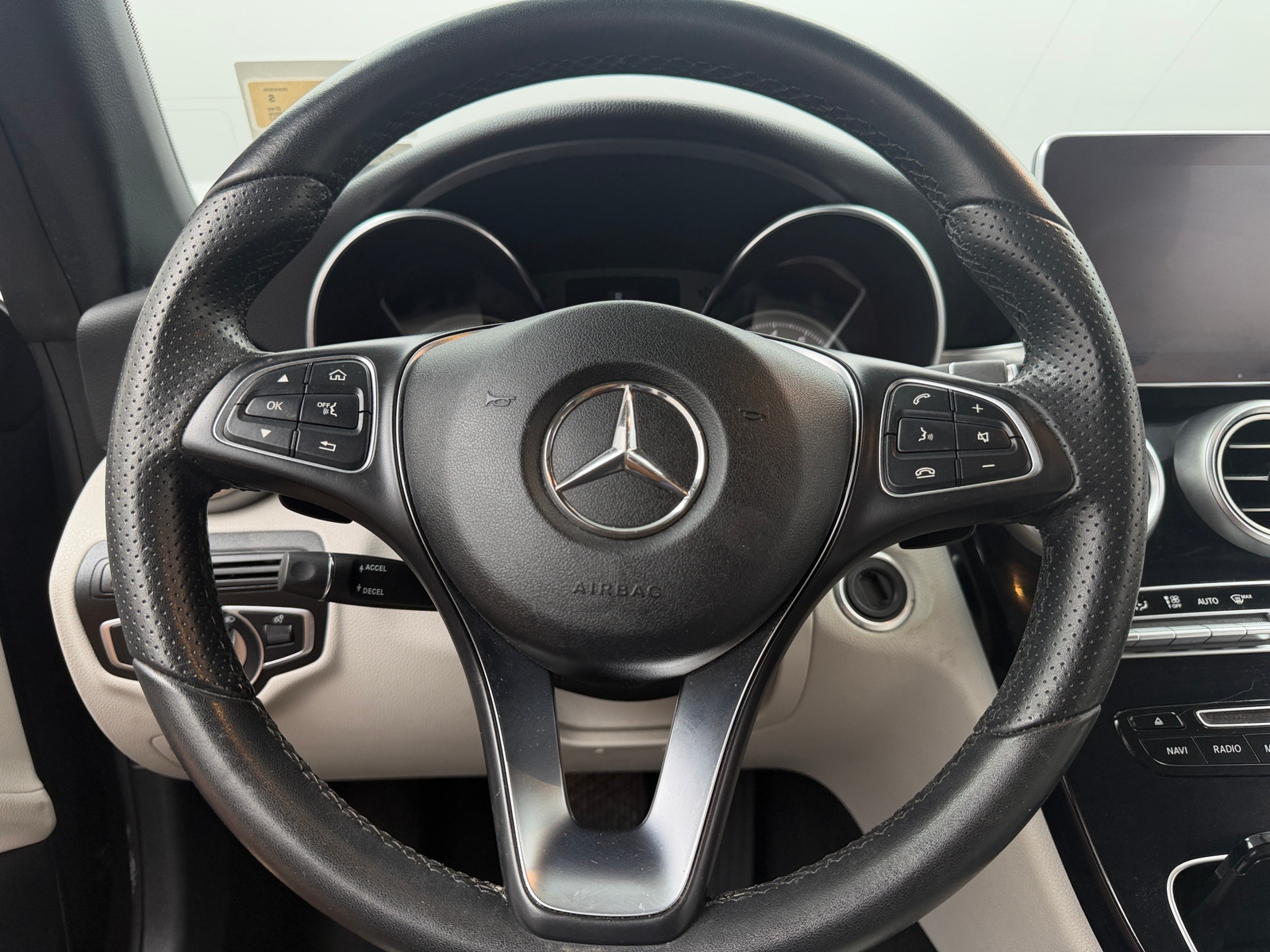 Thumbnail: 2017 Mercedes-Benz C-Class - 4
