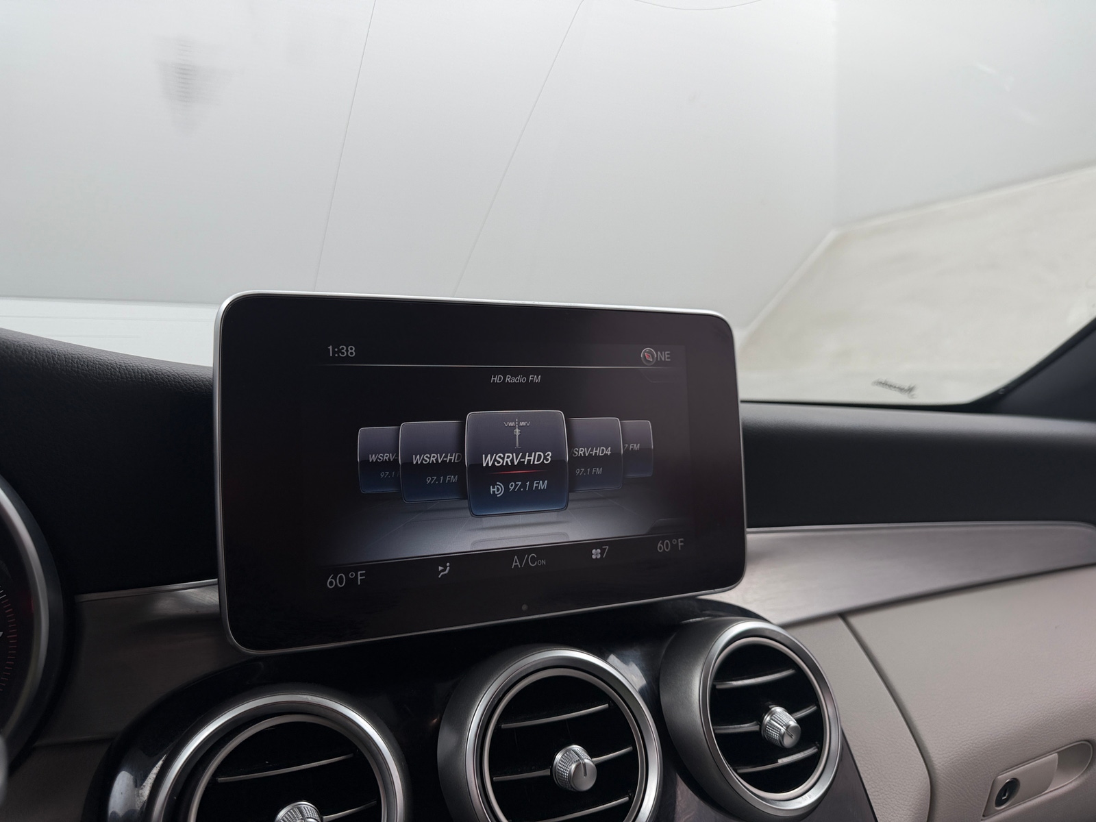Thumbnail: 2017 Mercedes-Benz C-Class - 3
