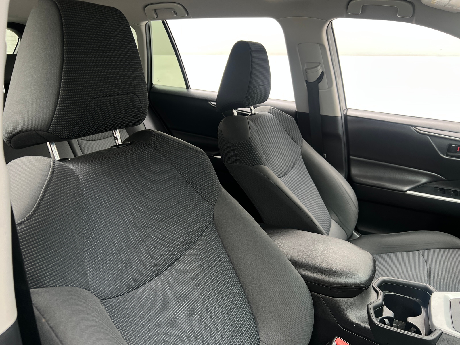 Thumbnail: 2020 Toyota RAV4 - 2
