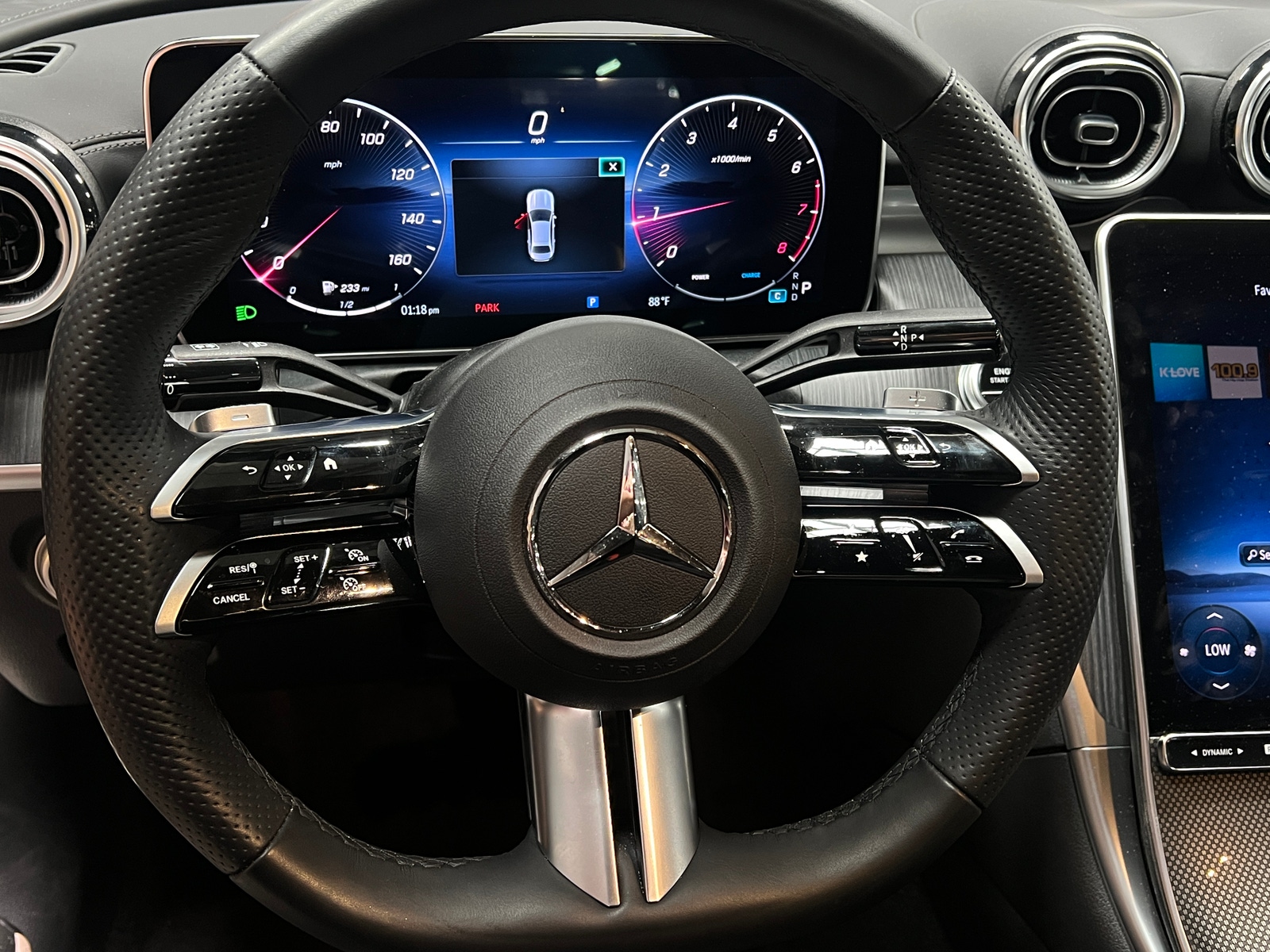 Thumbnail: 2023 Mercedes-Benz C-Class - 4