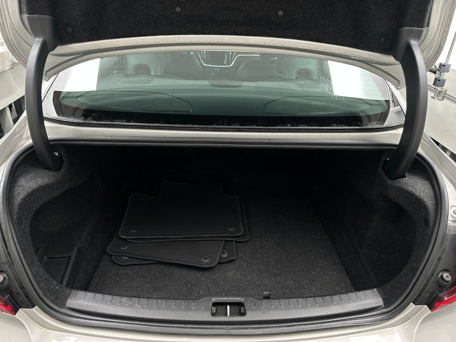 Thumbnail: 2024 Volvo S60 - 6