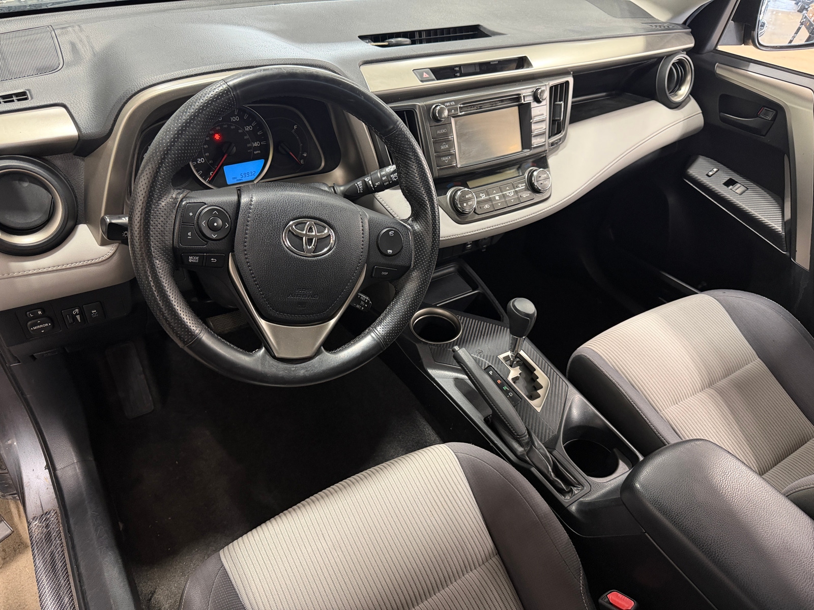 Thumbnail: 2013 Toyota RAV4 - 3