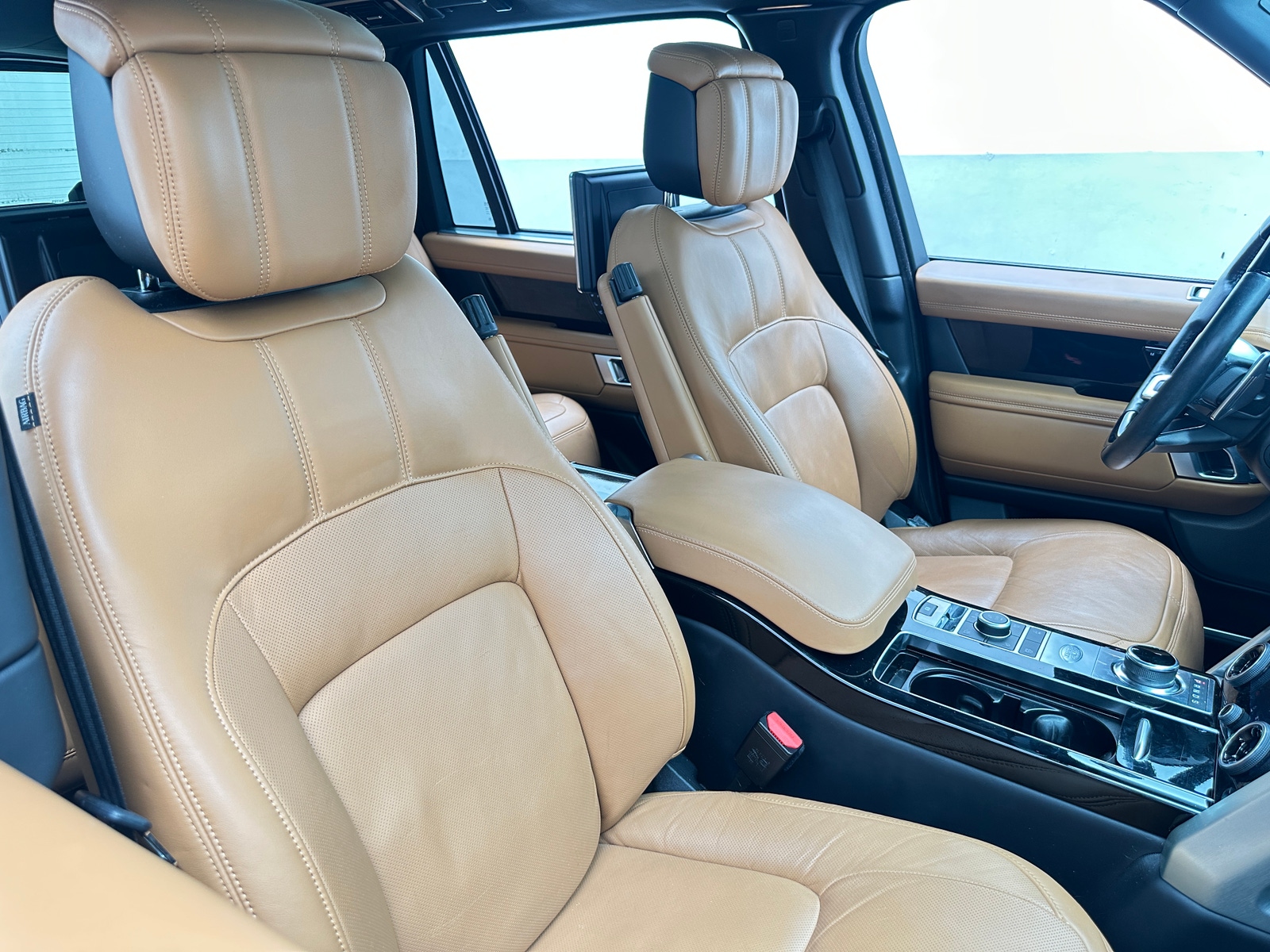 Thumbnail: 2019 Land Rover Range Rover - 2