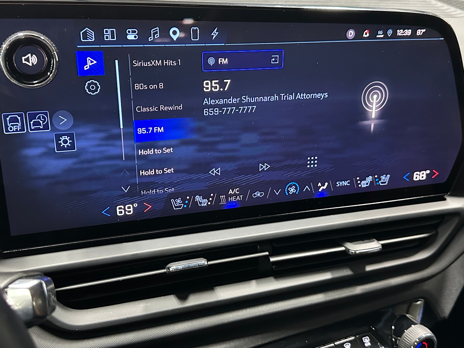 Thumbnail: 2025 Chevrolet Silverado EV - 3