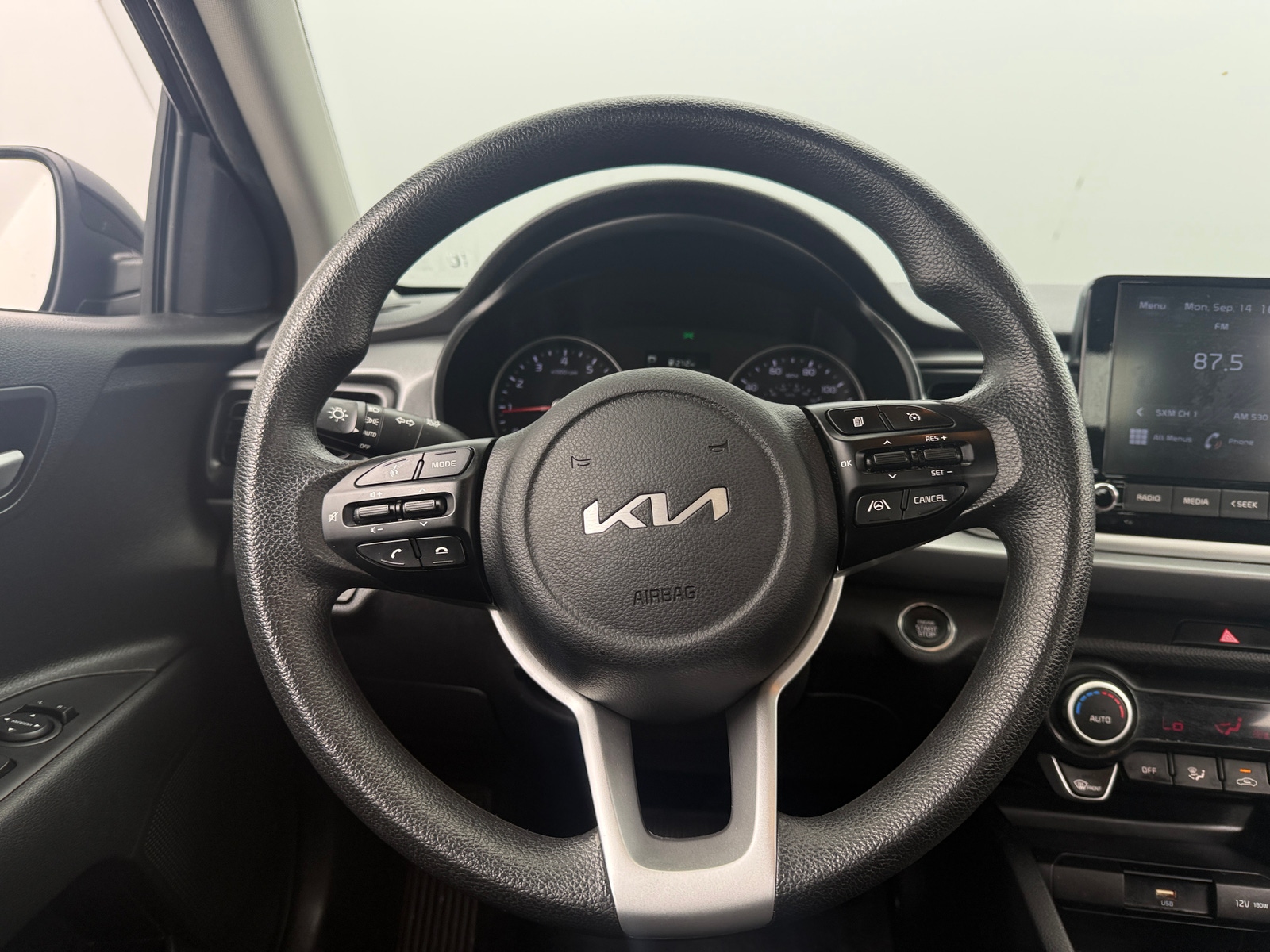 Thumbnail: 2023 Kia Rio - 5