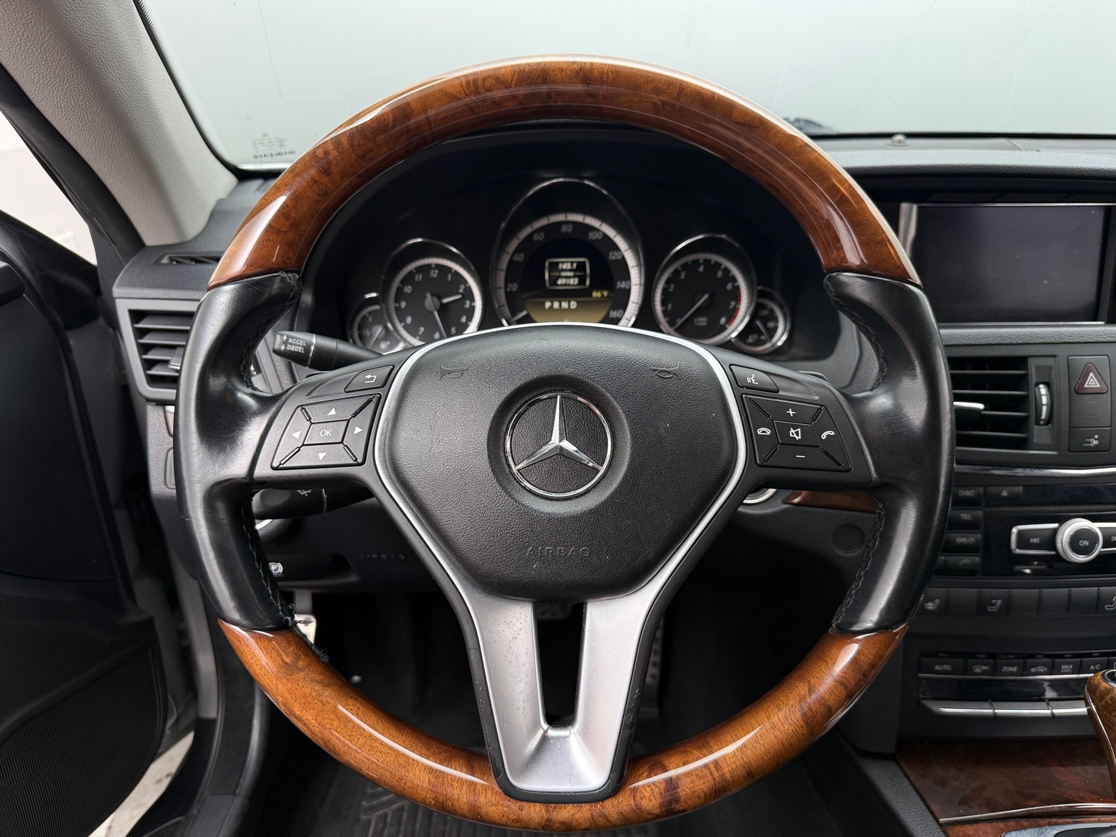 Thumbnail: 2012 Mercedes-Benz E-Class - 4